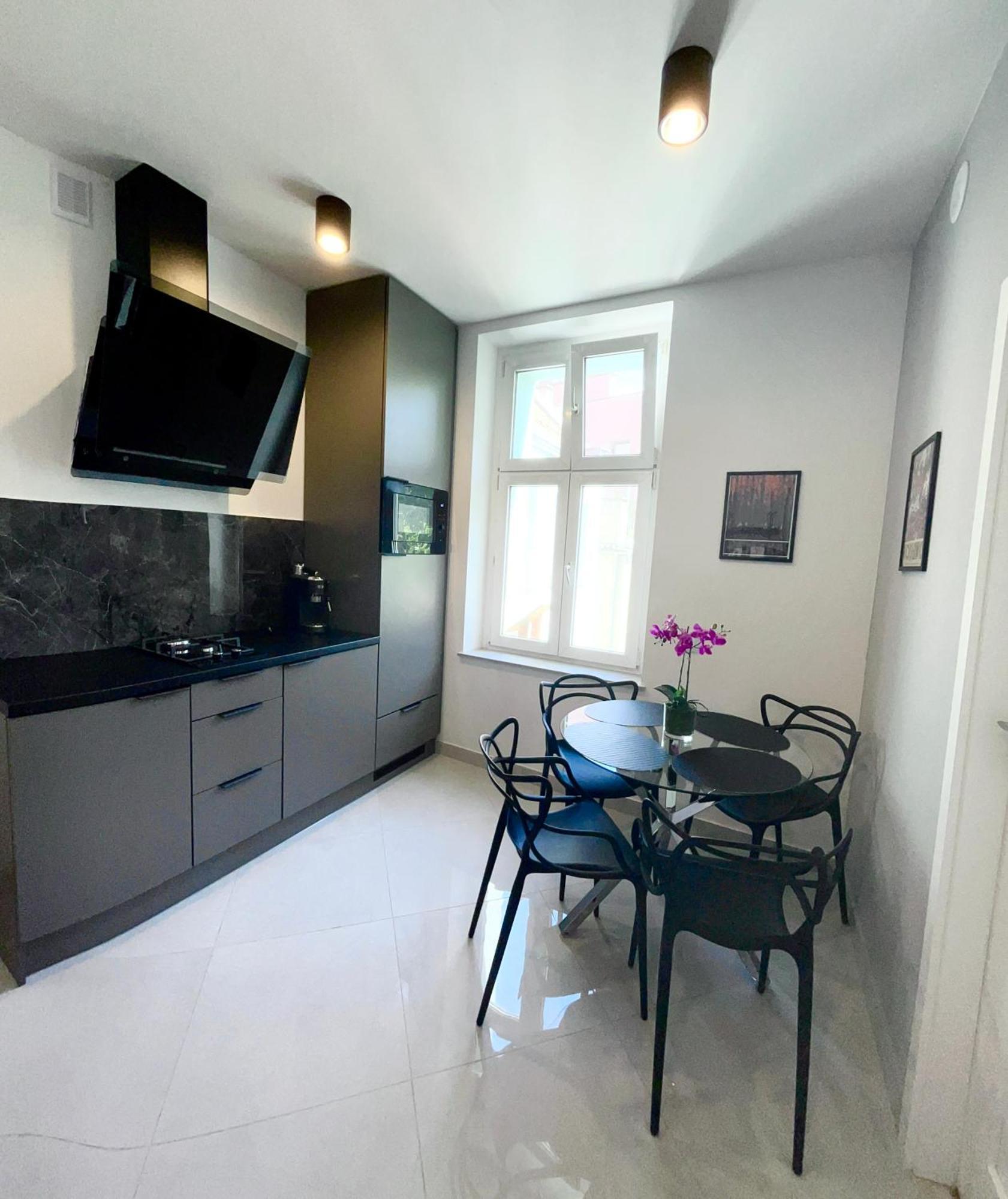 Apartament Przy Rynku Swietego Antoniego Wrocław